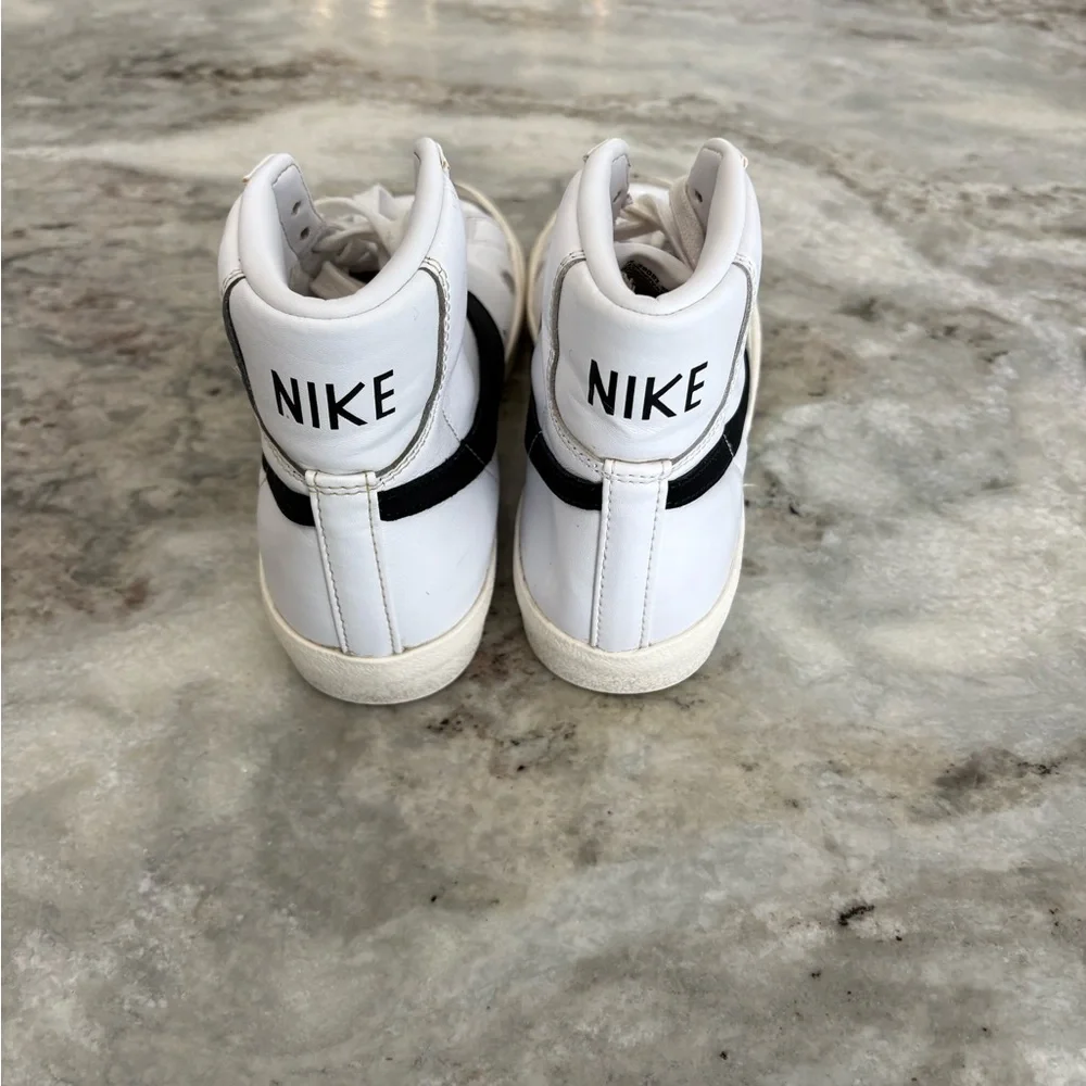 Nike Blazer Mid '77 Shoes White/Black, Size 6